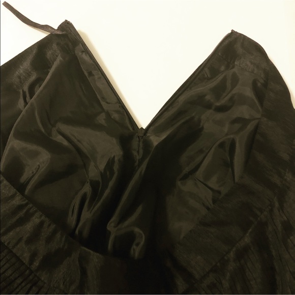 Beautiful Black Pleated Skirt New Without Tags - Picture 2 of 5